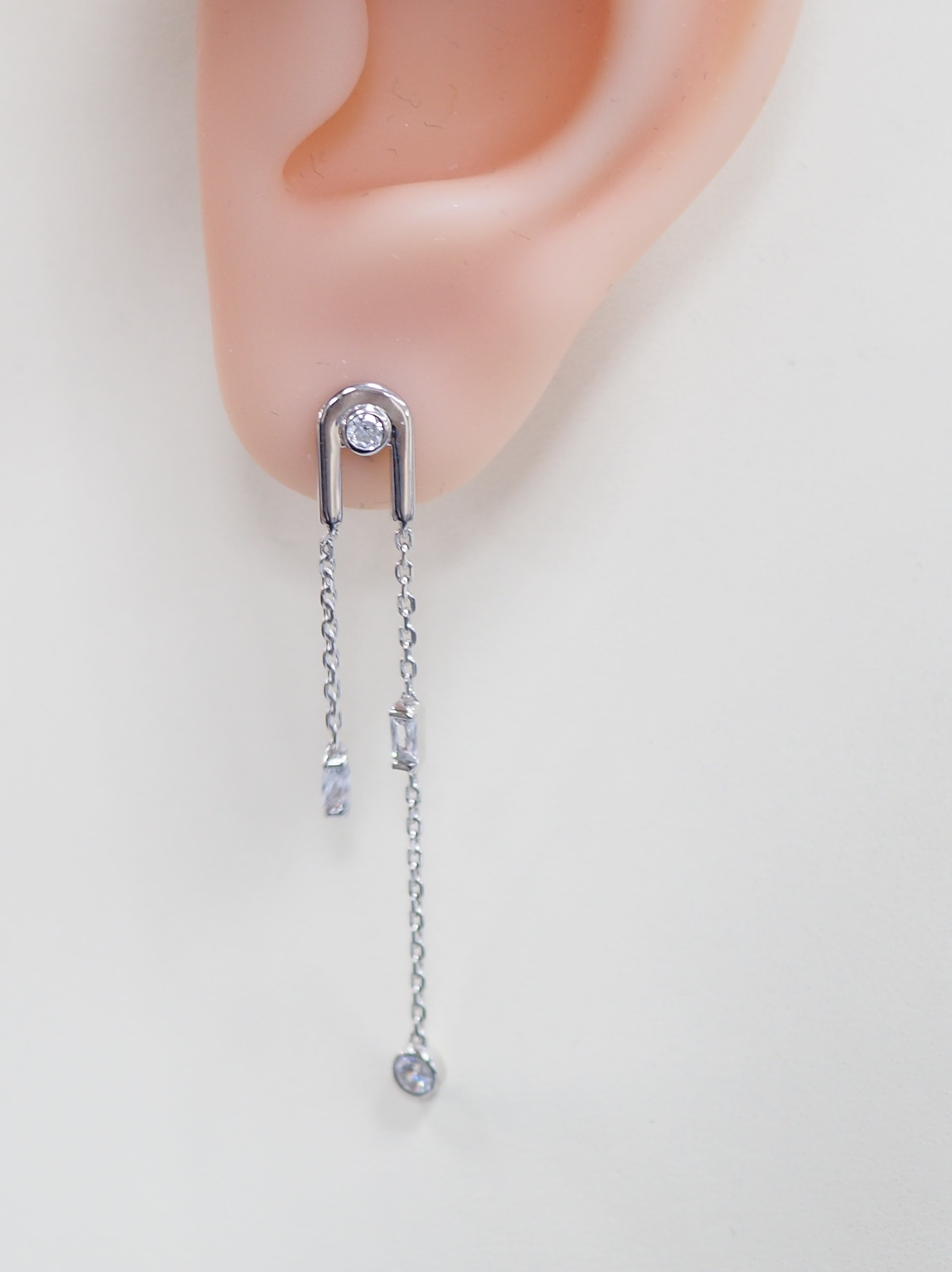 Серебряные серьги 925 пробы; вставки 8 Фианит бесцв.;